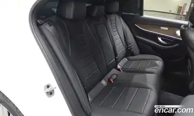 Mercedes-Benz E-Class 2022 2.0 Автомат в Москве № 220472, миниатюра 3