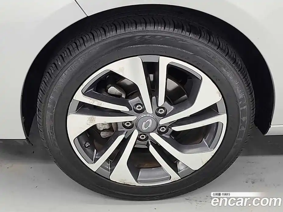 Renault SM3 2018 1.6 Вариатор в Москве № 223456, фото 18