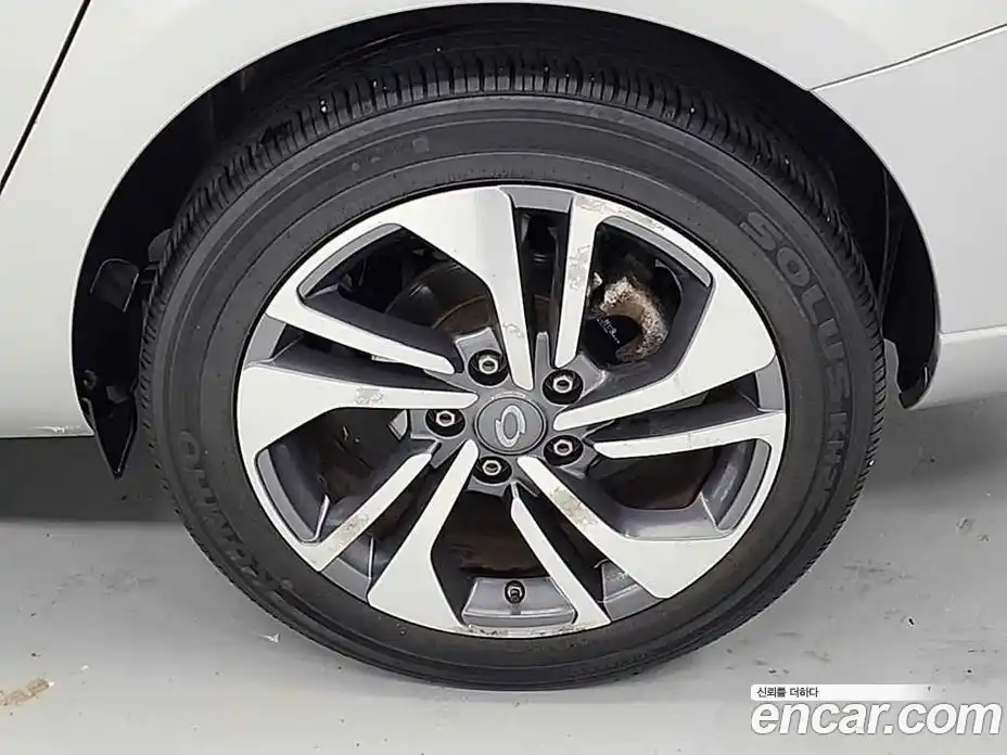 Renault SM3 2018 1.6 Вариатор в Москве № 223456, фото 19