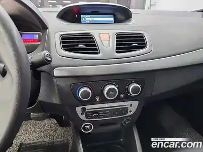 Renault SM3 2018 1.6 Вариатор в Москве № 223456, миниатюра 10