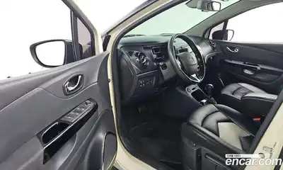 Renault QM3 2015 1.5 Автомат в Москве № 225989, миниатюра 11