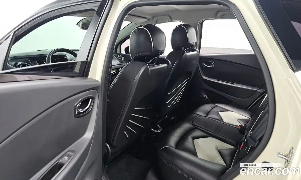 Renault QM3 2015 1.5 Автомат в Москве № 225989, фото 12