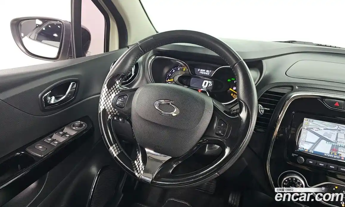 Renault QM3 2015 1.5 Автомат в Москве № 225989, фото 13