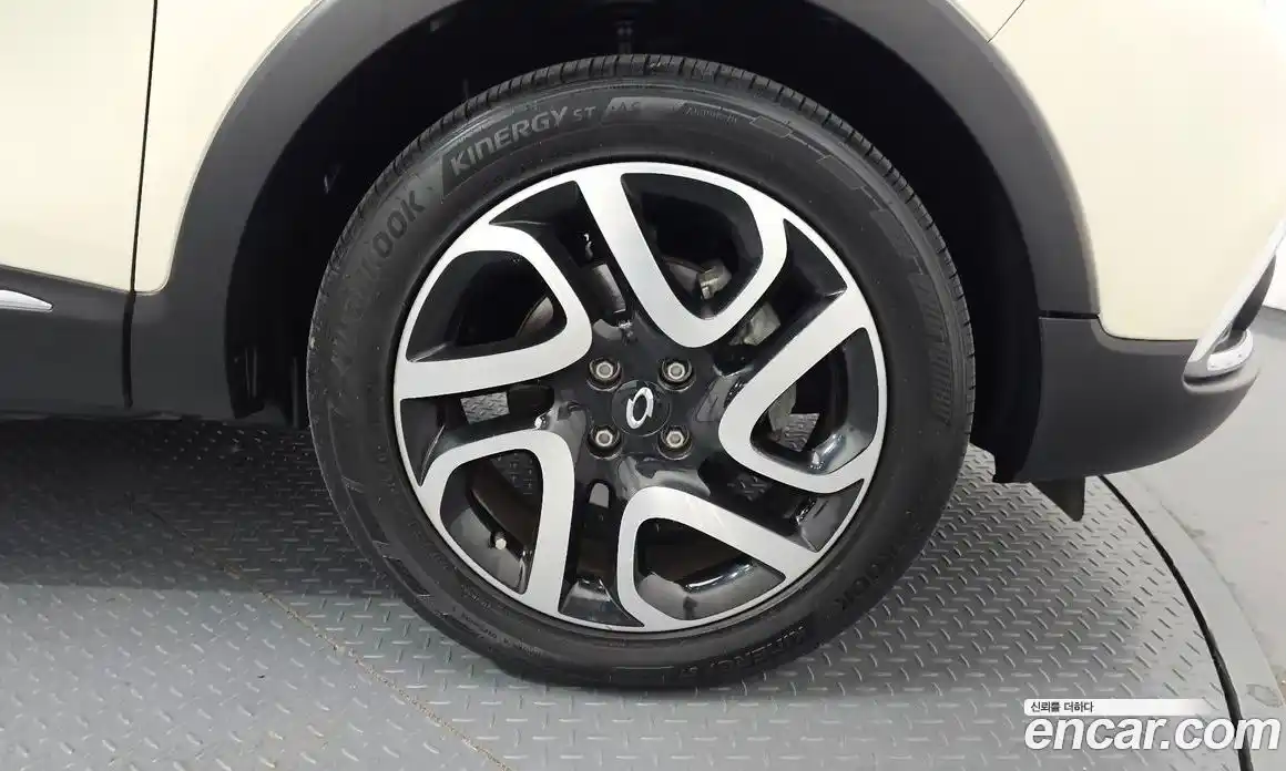 Renault QM3 2015 1.5 Автомат в Москве № 225989, фото 5