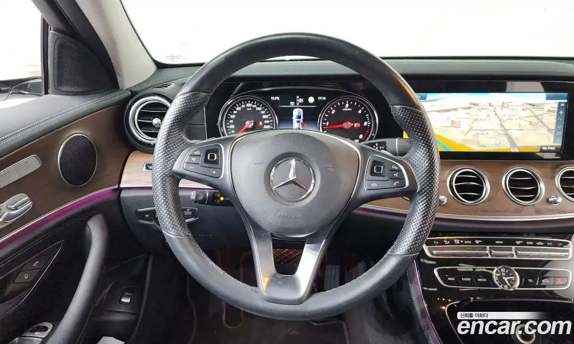 Mercedes-Benz E-Class 2017 1.9 Автомат в Москве № 229540, фото 14