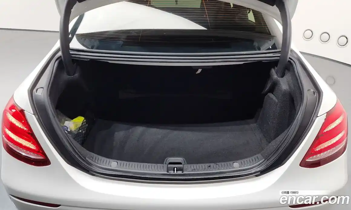 Mercedes-Benz E-Class 2017 1.9 Автомат в Москве № 229540, фото 15