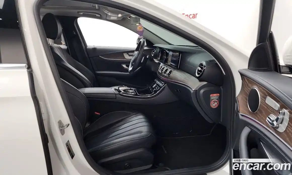 Mercedes-Benz E-Class 2017 1.9 Автомат в Москве № 229540, фото 17