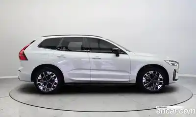 Volvo XC60 2026 2.0 Автомат в Москве № 230759, миниатюра 4