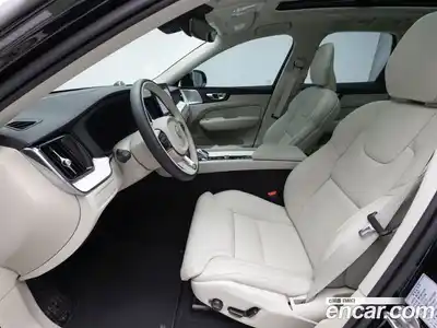 Volvo XC60 2026 2.0 Автомат в Москве № 230765, миниатюра 9