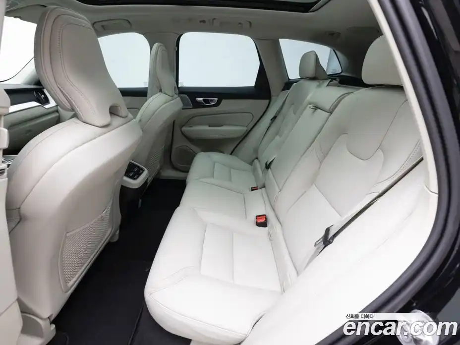 Volvo XC60 2026 2.0 Автомат в Москве № 230765, фото 10