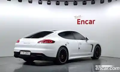 Porsche Panamera, 2015