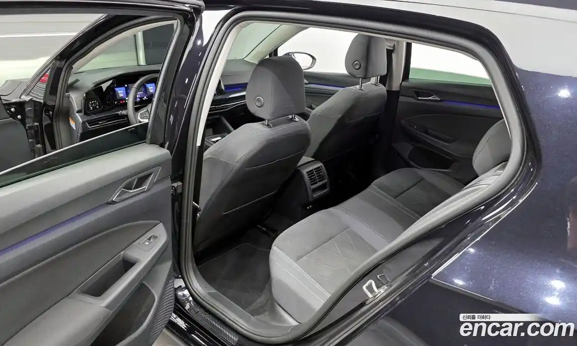 Volkswagen Golf 2022 2.0 Автомат в Москве № 232156, фото 16