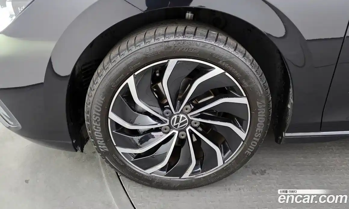 Volkswagen Golf 2022 2.0 Автомат в Москве № 232156, фото 17