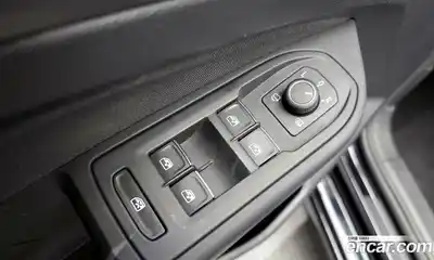 Volkswagen Golf 2022 2.0 Автомат в Москве № 232156, миниатюра 7