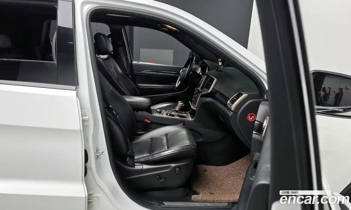 Jeep Cherokee 2016 3.0 Автомат в Москве № 232755, фото 11