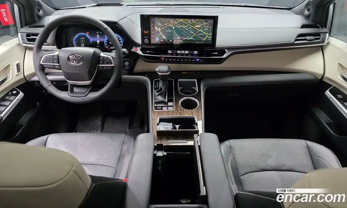 Toyota Sienna 2025 2.5 Автомат в Москве № 232836, фото 13