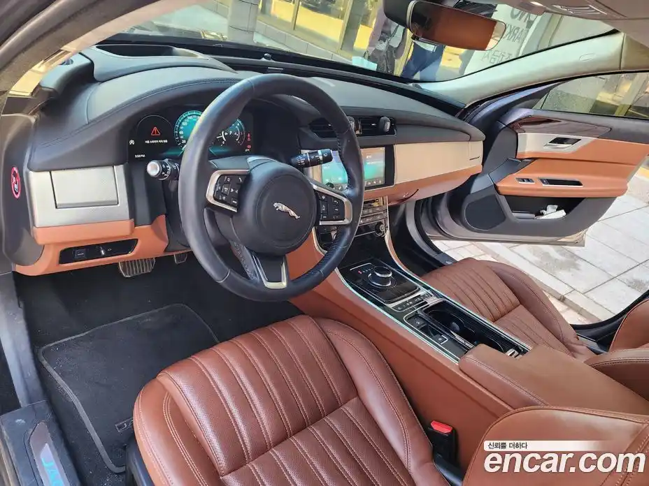 Jaguar XF 2019 2.0 Автомат в Москве № 248300, фото 9