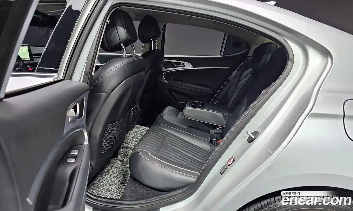 Genesis G70 2018 2.0 Автомат в Москве № 27895, фото 9