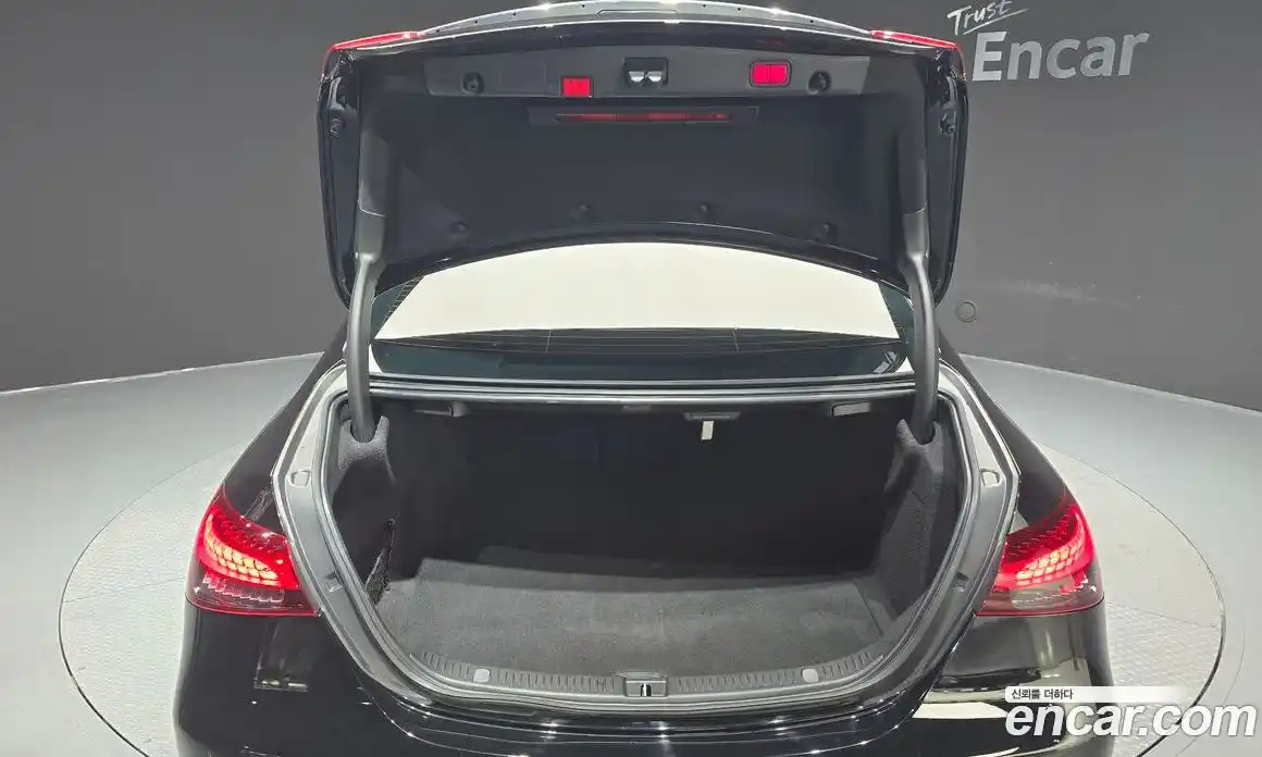 Mercedes-Benz E-Class 2022 2.0 Автомат в Москве № 292661, фото 20