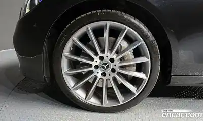 Mercedes-Benz E-Class 2022 2.0 Автомат в Москве № 292661, миниатюра 5