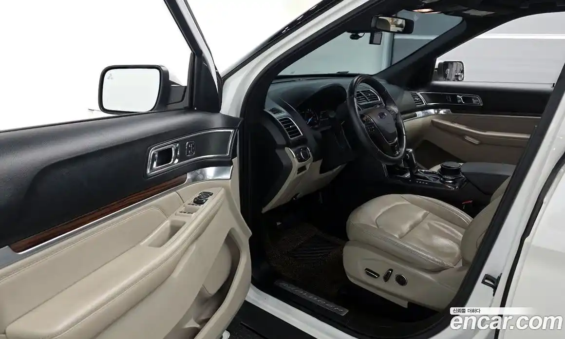 Ford Explorer 2018 2.3 Автомат в Москве № 296106, фото 13