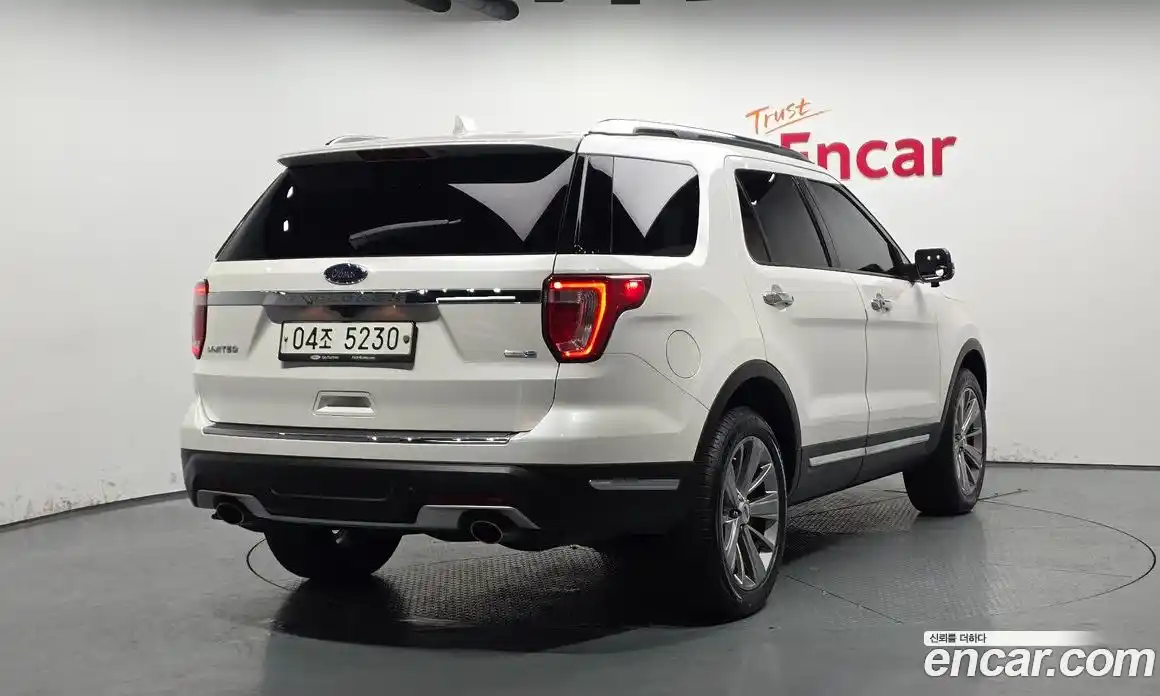 Ford Explorer 2018 2.3 Автомат в Москве № 296106, фото 15