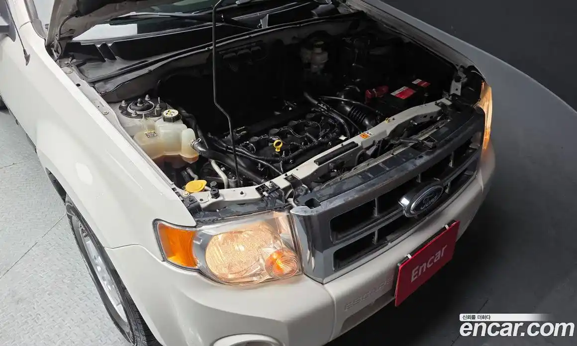 Ford Escape 2012 2.5 Автомат в Москве № 303717, фото 3