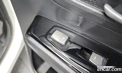 SsangYong Korando 2023 1.5 Автомат в Москве № 31054, миниатюра 4