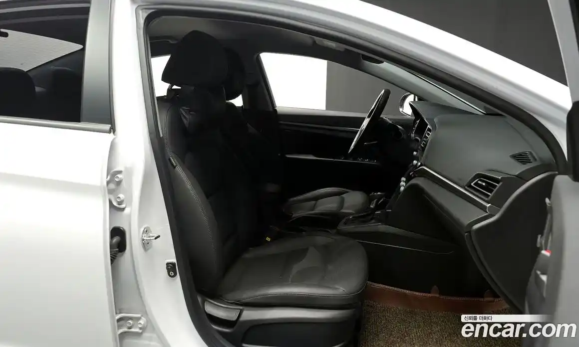 Hyundai Avante 2020 1.6 Автомат в Москве № 319149, фото 8