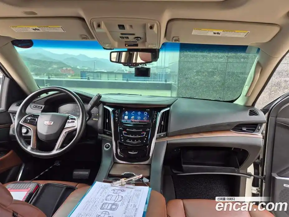 Cadillac Escalade 2015 6.2 Автомат в Москве № 321110, фото 12
