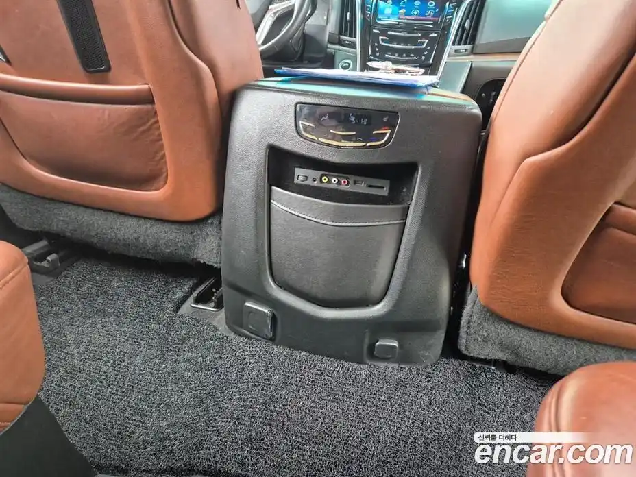 Cadillac Escalade 2015 6.2 Автомат в Москве № 321110, фото 13