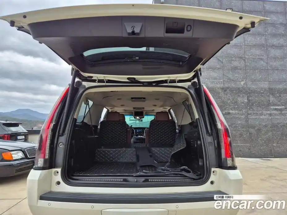 Cadillac Escalade 2015 6.2 Автомат в Москве № 321110, фото 7