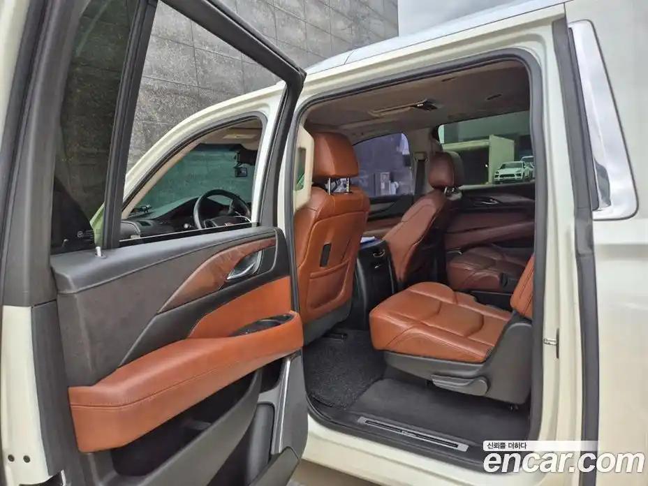 Cadillac Escalade 2015 6.2 Автомат в Москве № 321110, фото 9