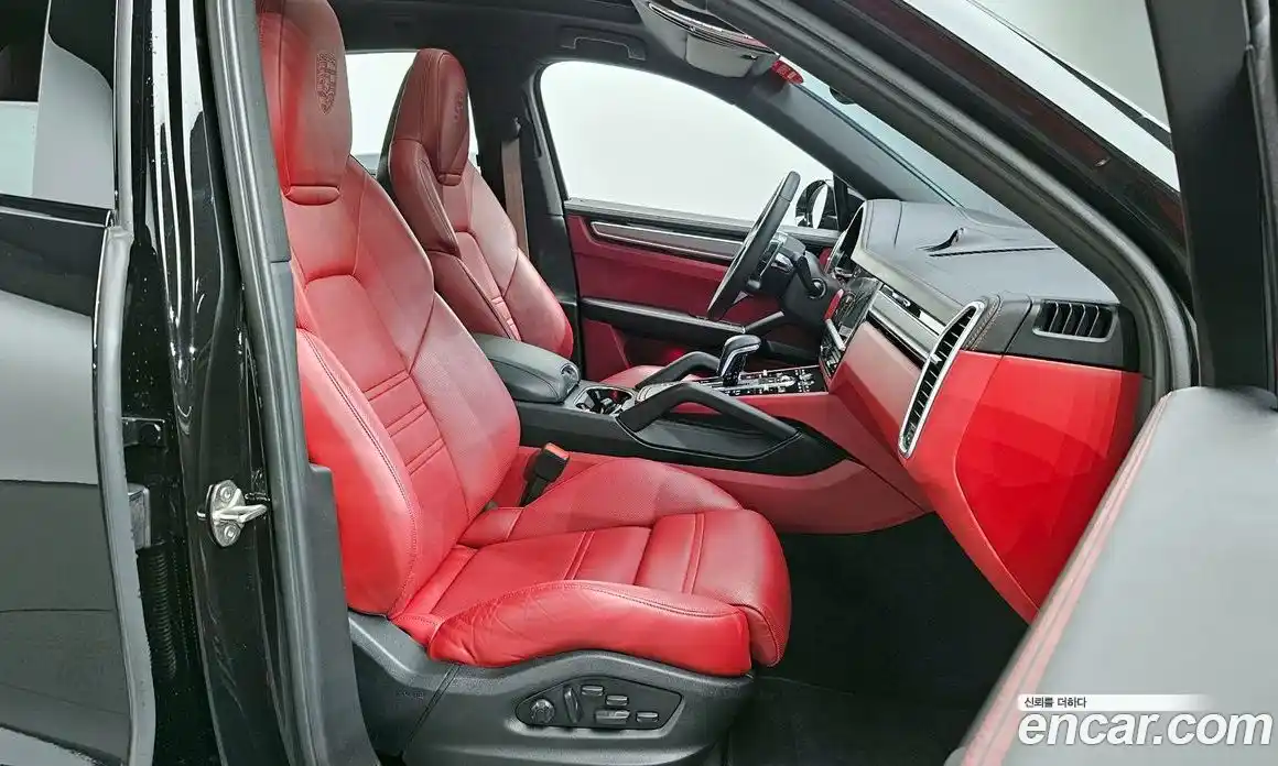 Porsche Cayenne 2023 3.0 Автомат в Москве № 326381, фото 14