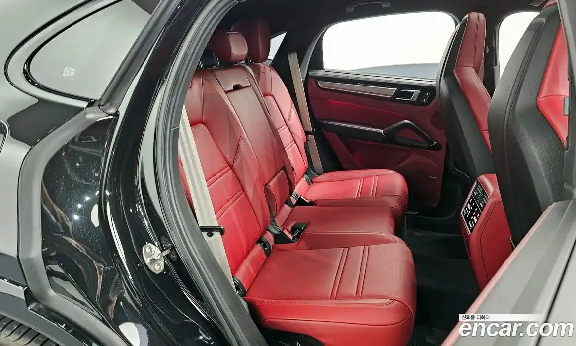 Porsche Cayenne 2023 3.0 Автомат в Москве № 326381, фото 17