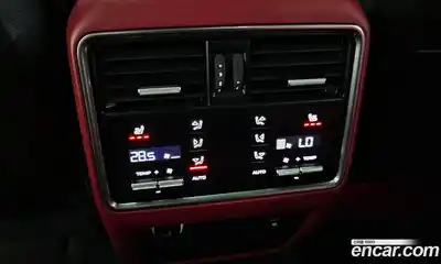 Porsche Cayenne 2023 3.0 Автомат в Москве № 326381, миниатюра 5