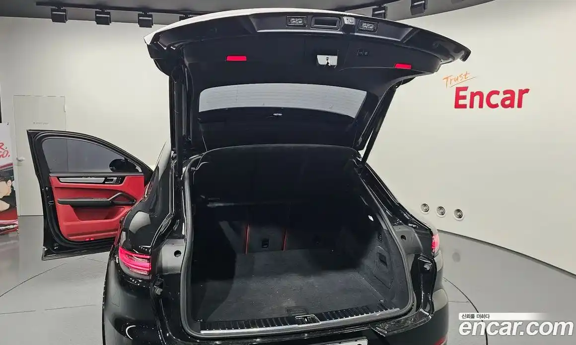 Porsche Cayenne 2023 3.0 Автомат в Москве № 326381, фото 9