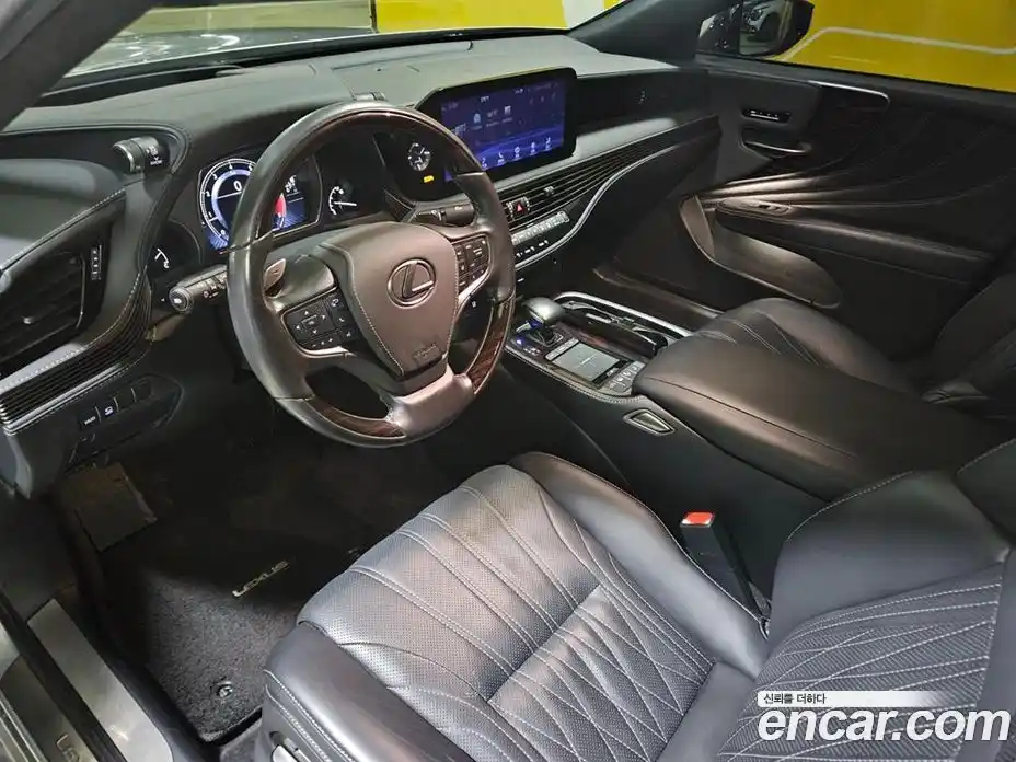 Lexus LS 2022 3.4 Автомат в Москве № 329662, фото 10