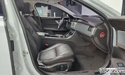 Jaguar XF 2017 2.0 Автомат в Москве № 335836, миниатюра 11