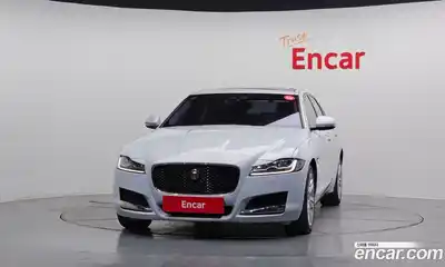 Jaguar XF 2017 2.0 Автомат в Москве № 335836, миниатюра 3