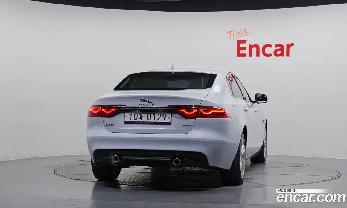 Jaguar XF 2017 2.0 Автомат в Москве № 335836, фото 4