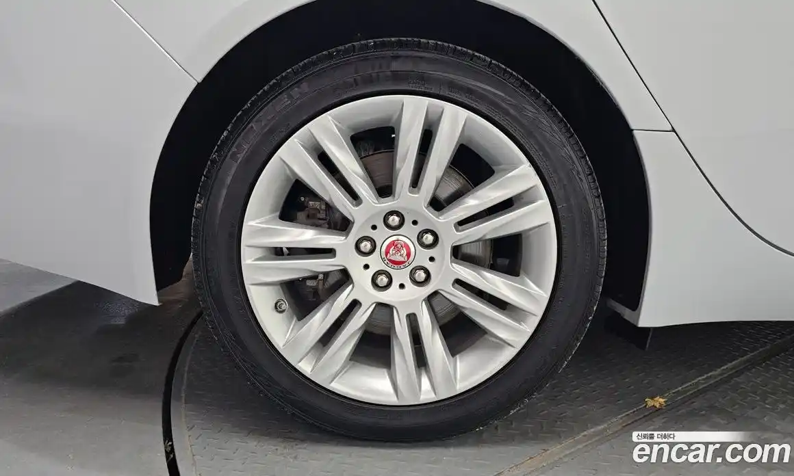 Jaguar XF 2017 2.0 Автомат в Москве № 335836, фото 5