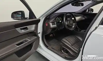 Jaguar XF 2017 2.0 Автомат в Москве № 335836, миниатюра 10