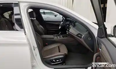 BMW 5-Series 2018 2.0 Автомат в Москве № 337236, миниатюра 11