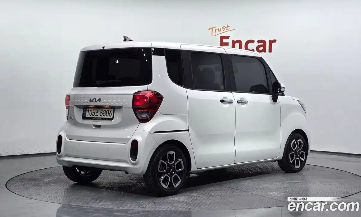 Kia Ray 2022 1.0 Автомат в Москве № 337856, фото 17