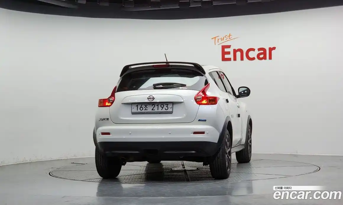 Nissan Juke 2014 1.6 Автомат в Москве № 344513, фото 4