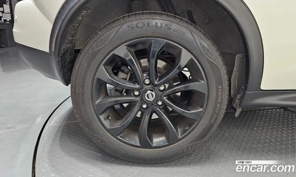 Nissan Juke 2014 1.6 Автомат в Москве № 344513, фото 5