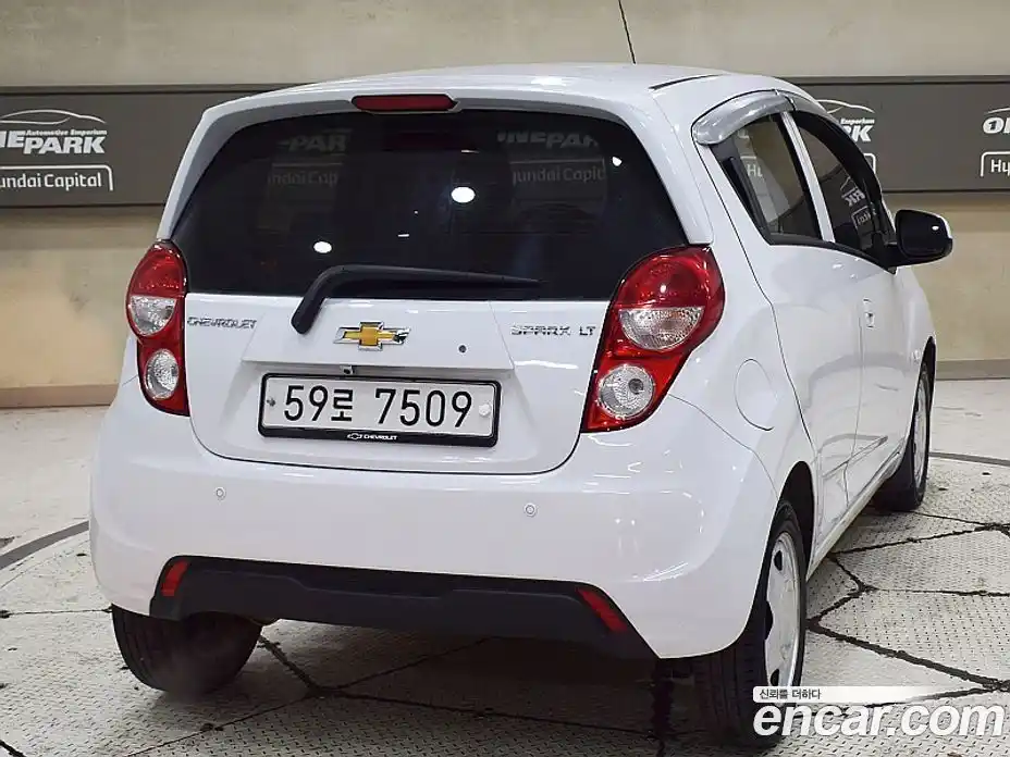 Chevrolet Spark 2014 1.0 Механическая в Москве № 36737, фото 3