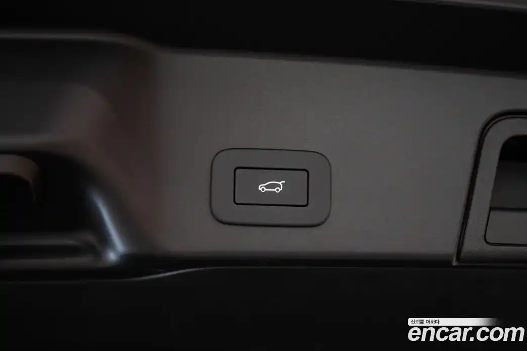 Land Rover Range-Rover Evoque 2024 2.0 Автомат в Москве № 375142, фото 19