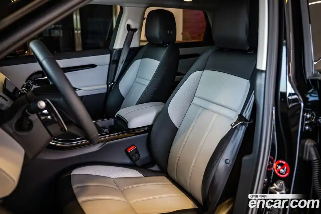 Land Rover Range-Rover Evoque 2024 2.0 Автомат в Москве № 375142, фото 9